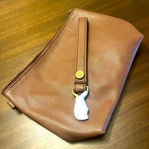 PRICE DROP ⬇️⬇️ NWT Thirty One Set of Wristlet and Strap